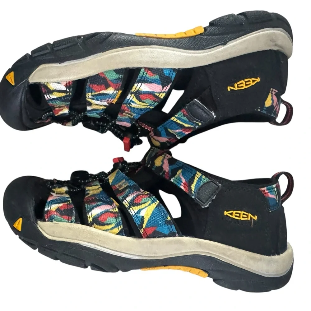 Keen Youth multi color sandals size 3